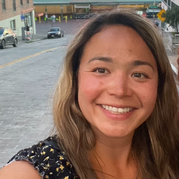 Meet your Posher, Laura - Picture 1 of 1